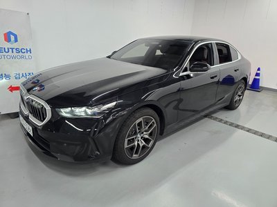 2025 BMW 5 SERIES 照片 5