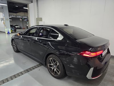 2025 BMW 5 SERIES 照片 3