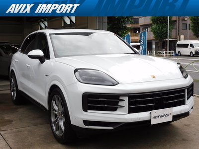 2024 Porsche CAYENNE photo 1