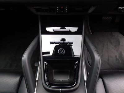 2024 Porsche CAYENNE photo 7
