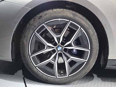 2025 BMW 5 SERIES 照片 6