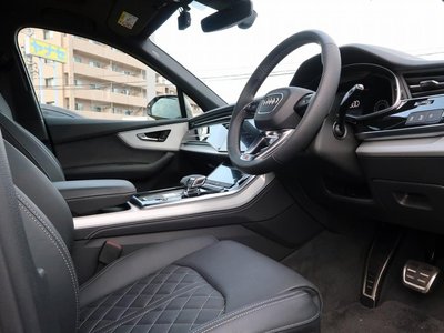 AUDI Q7 - 8