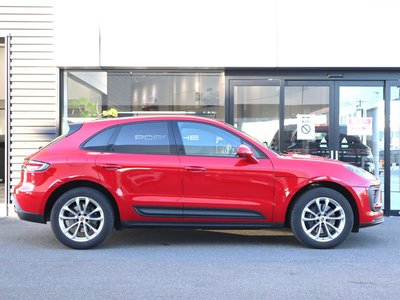 PORSCHE MACAN - 4