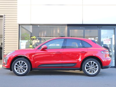PORSCHE MACAN - 8