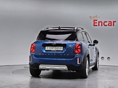 MINI COUNTRYMAN - 3