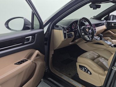 صورة 10 لـ 2020 Porsche CAYENNE
