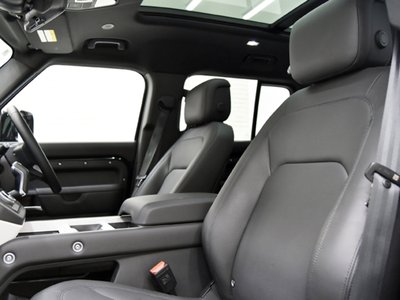 LAND ROVER DEFENDER - 9