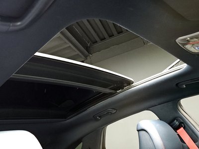 2022 Genesis GV70 thumbnail 19