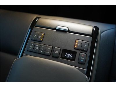 TOYOTA CROWN CROSSOVER - 8