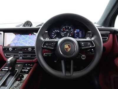صورة 10 لـ 2025 Porsche MACAN