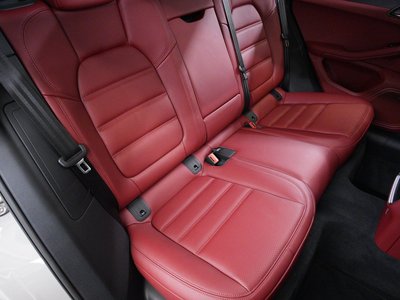 صورة 9 لـ 2025 Porsche MACAN