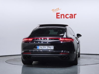 صورة 4 لـ 2020 Porsche PANAMERA