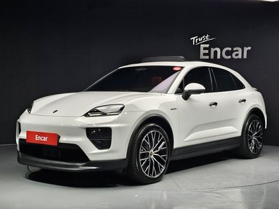2025 Porsche MACAN — фото 1