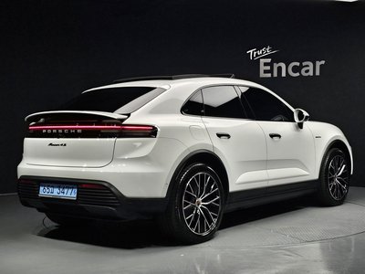 2025 Porsche MACAN — фото 3