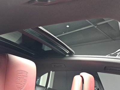 2025 Porsche MACAN — миниатюра 17
