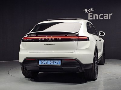 2025 Porsche MACAN — фото 4
