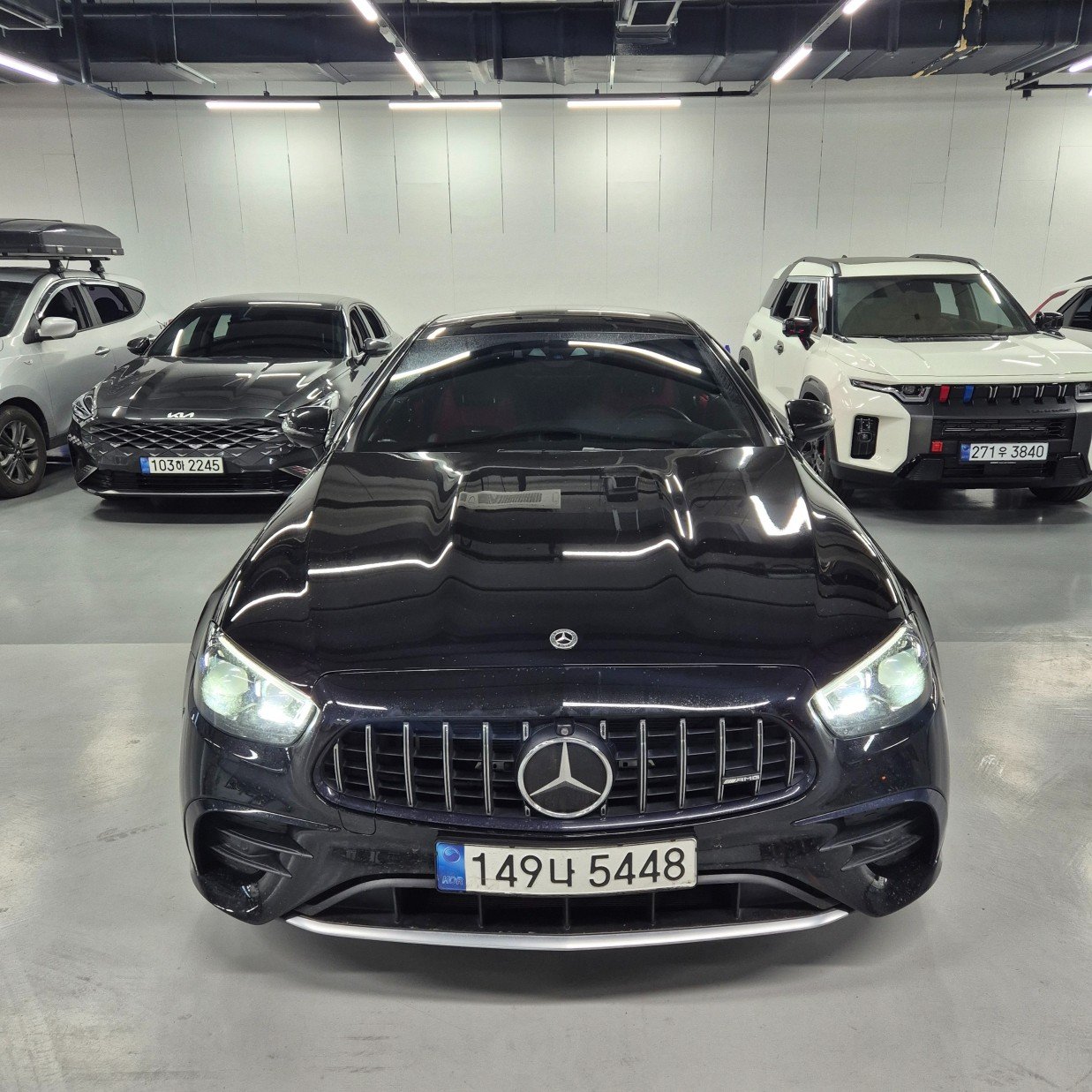 MERCEDES-BENZ E-CLASS - View 1