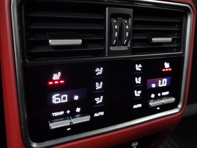 2020 Porsche CAYENNE — миниатюра 25