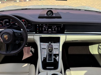 PORSCHE PANAMERA - 10