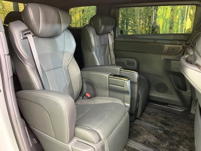 2025 Toyota ALPHARD photo 10