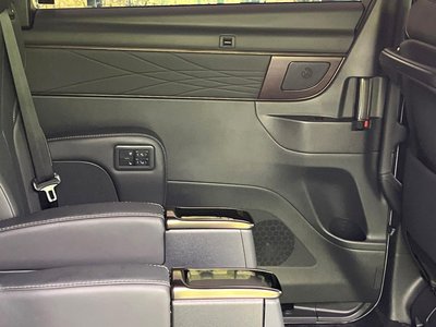 2025 Toyota ALPHARD thumbnail 37