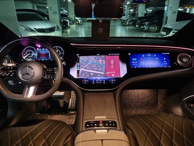 MERCEDES-BENZ EQS - 10