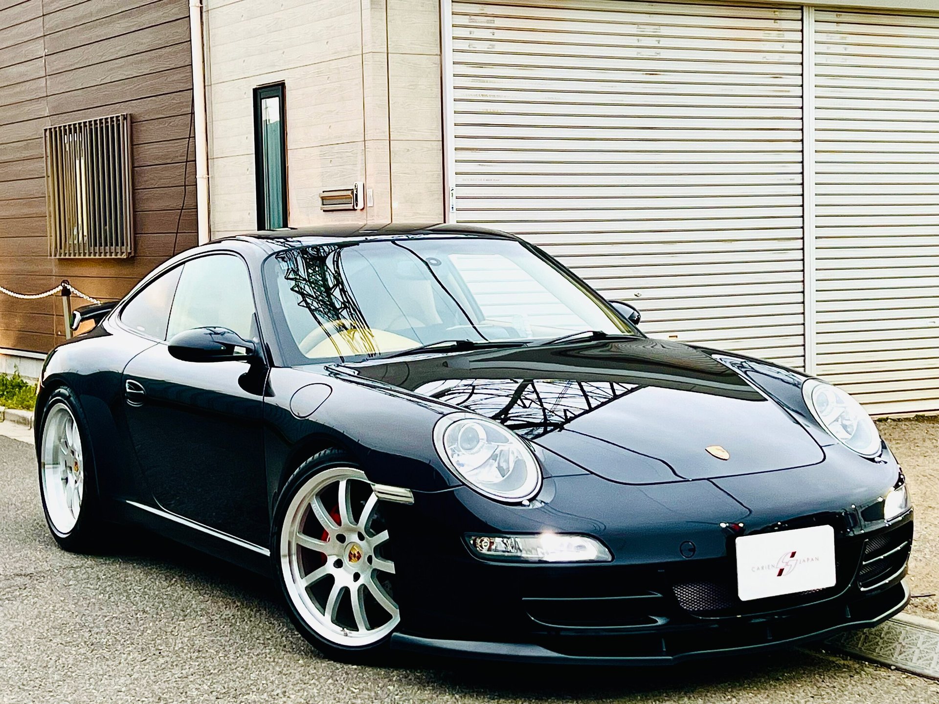 PORSCHE 911 - View 1