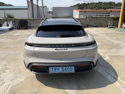 2022 Porsche TAYCAN 照片 4
