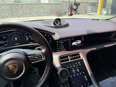 2022 Porsche TAYCAN 照片 9