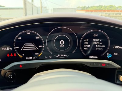 2022 Porsche TAYCAN 照片 8