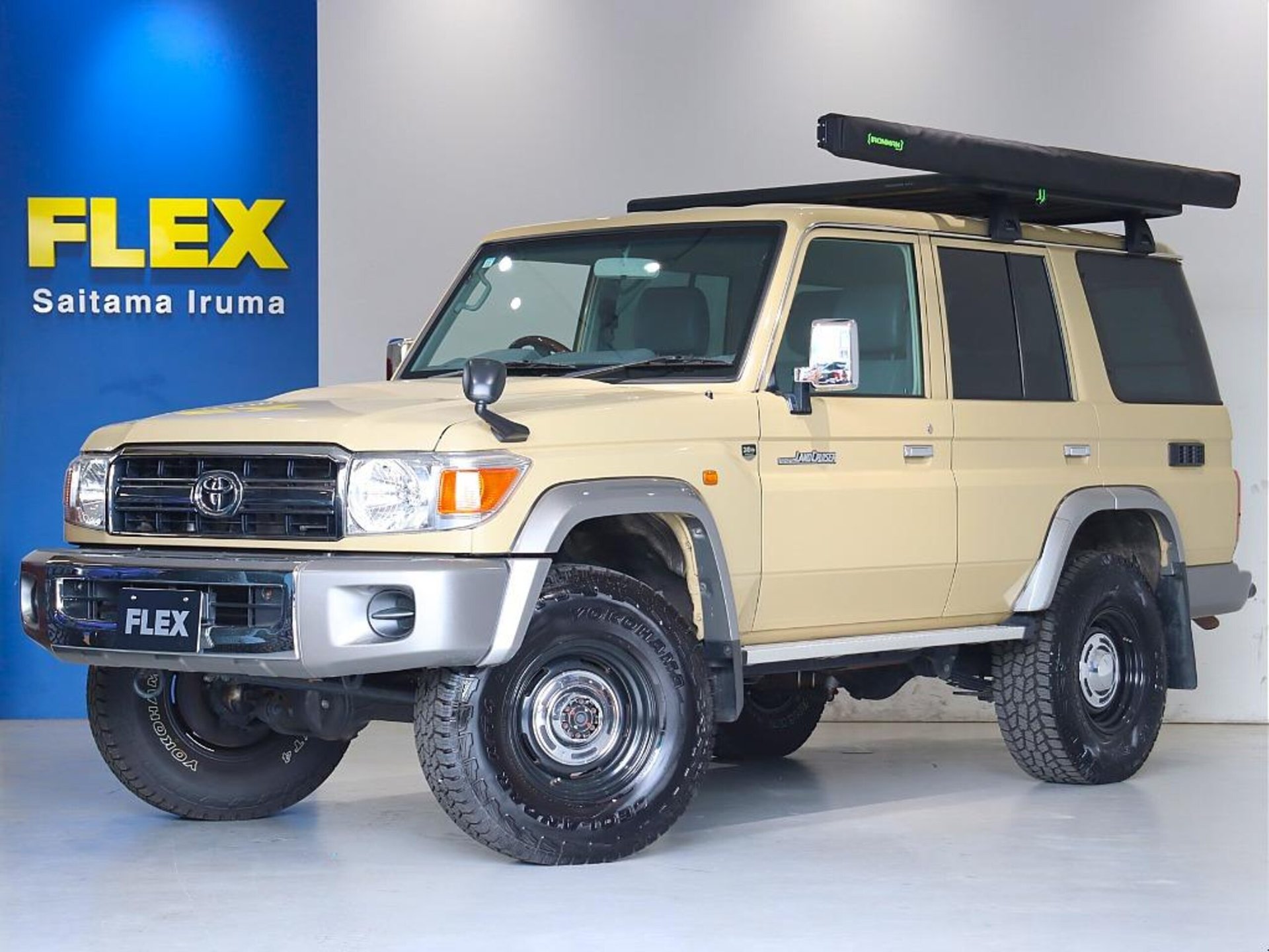 TOYOTA LAND CRUISER 70 - View 1