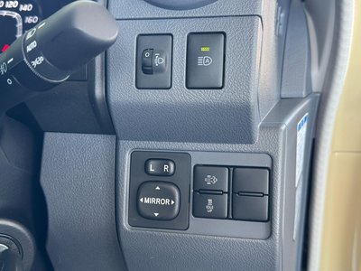2025 Toyota LAND CRUISER 70 — миниатюра 35