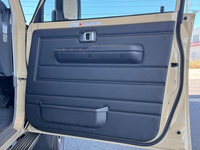 2025 Toyota LAND CRUISER 70 — миниатюра 30
