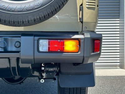 2025 Toyota LAND CRUISER 70 — миниатюра 26