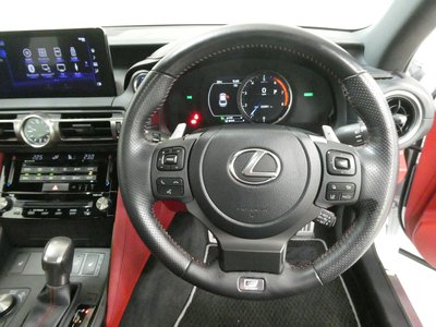 LEXUS IS - 9