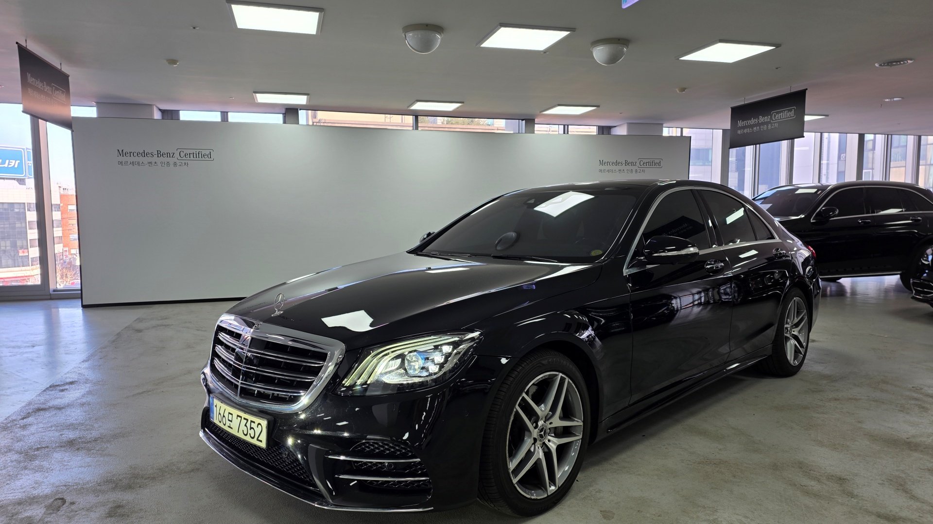 MERCEDES-BENZ S-CLASS - View 1