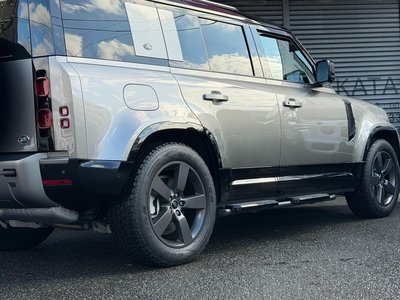 LAND ROVER DEFENDER - 6