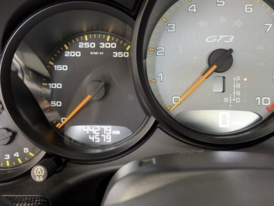 PORSCHE 911 - 8