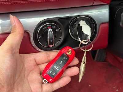 2017 Porsche 718 photo 10