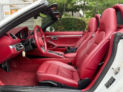 2017 Porsche 718 photo 8