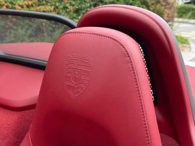 2017 Porsche 718 photo 9
