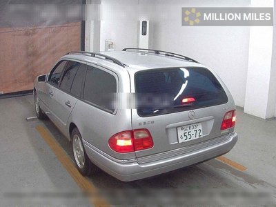 MERCEDES-BENZ E-CLASS - 2