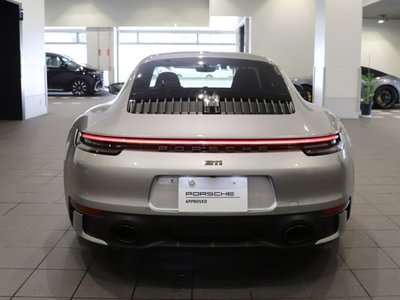 2023 Porsche 911 photo 2