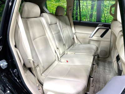 TOYOTA LAND CRUISER PRADO - 10