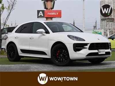 PORSCHE MACAN - 1