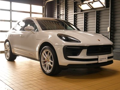 PORSCHE MACAN - 2