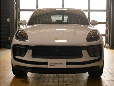PORSCHE MACAN - 3