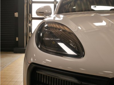 PORSCHE MACAN - 8