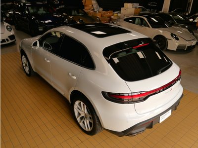 PORSCHE MACAN - 6