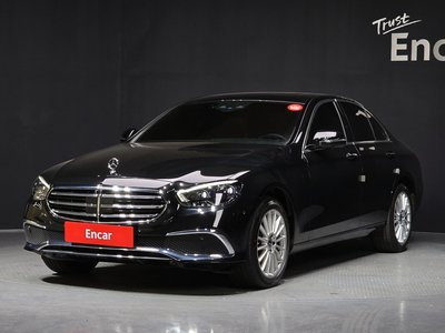 MERCEDES-BENZ E-CLASS - 1